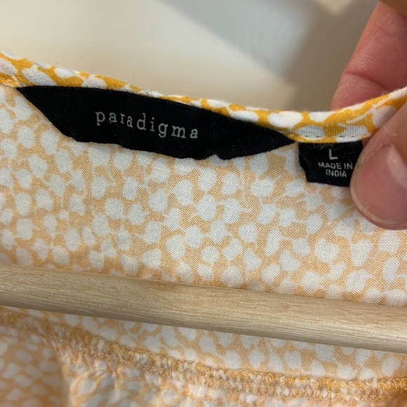 Keyhole sleeveless summer top - Picture 3 of 3